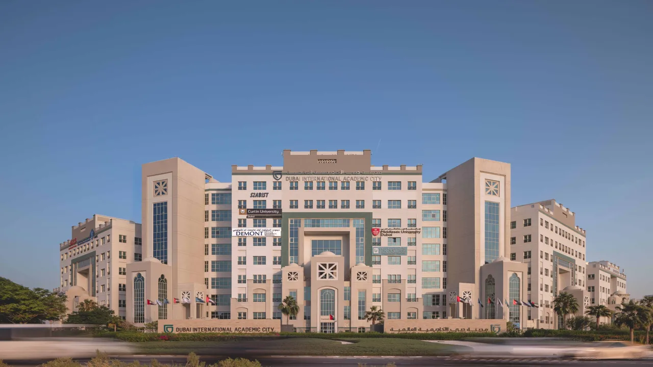 صفقة استحواذ كبرى.. تيكوم تضم حرماً جامعياً جديداً في مدينة دبي الأكاديمية